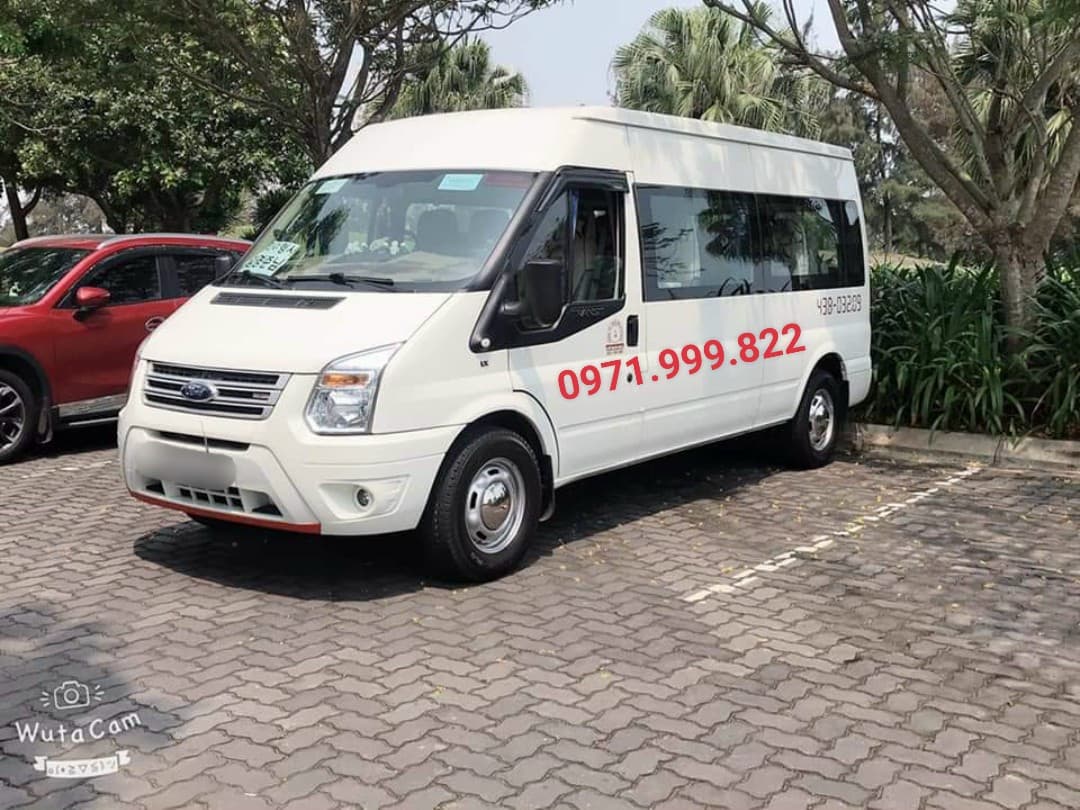 Chụp lazang inox xe Ford Transit 16 chỗ