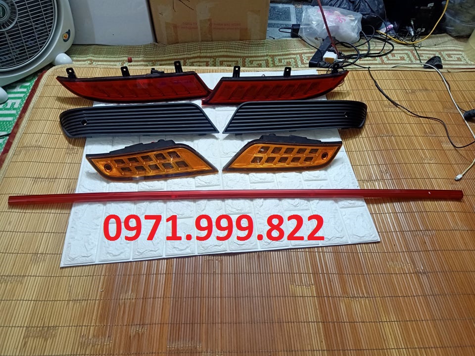 Thanh nối 2 đèn mào sau Universe, Thaco, Giường nằm, Tracomeco