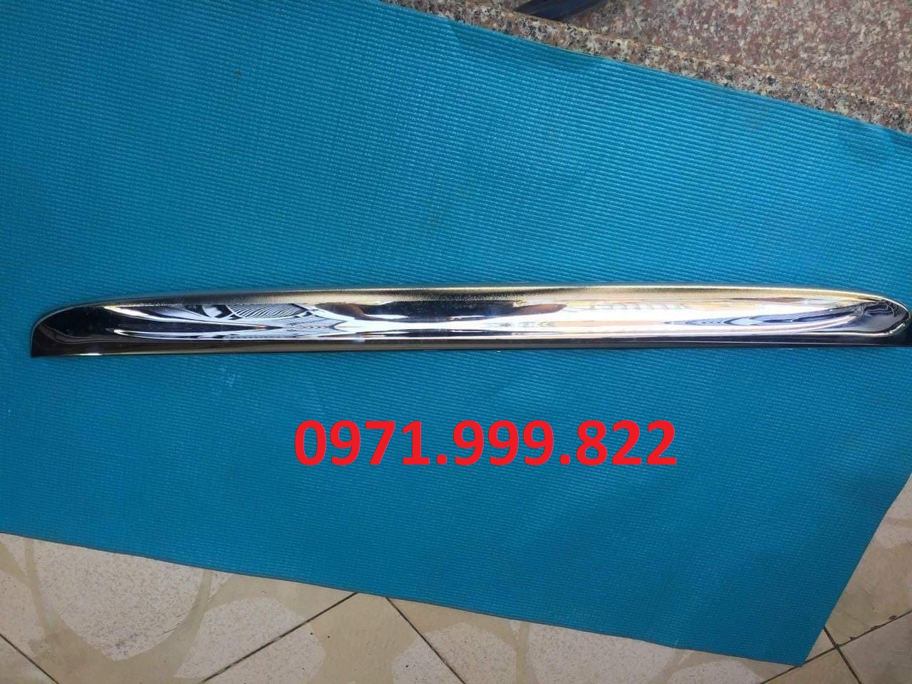 Thanh nẹp mạ cốp County 29 chỗ chính hãng