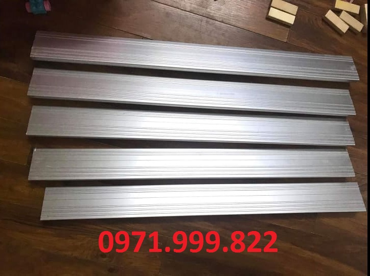 Thanh nẹp nhôm bậc cửa lên xuống County 29 chỗ chính hãng