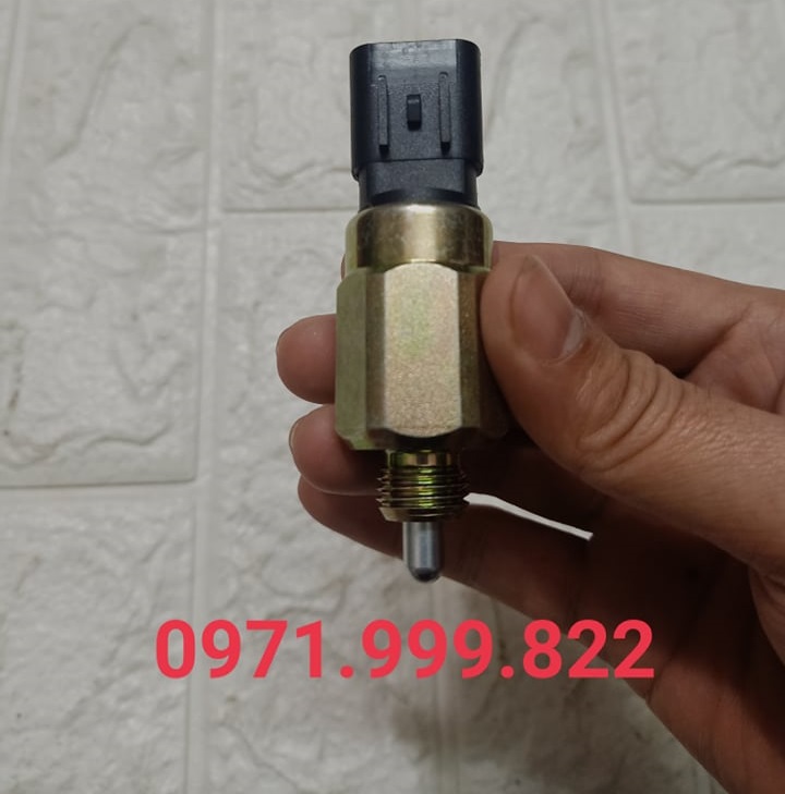 Cảm biến lùi County, E county 29 chỗ chính hãng