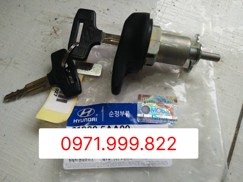 Khóa cốp hậu xe county 3 cục