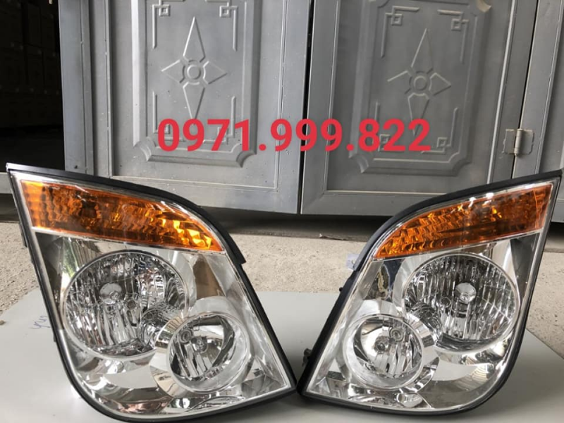 Đèn pha Universe chóa trắng