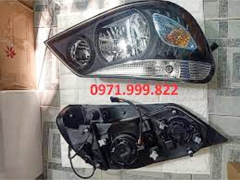 Đèn pha xe Thaco TB82 có led.