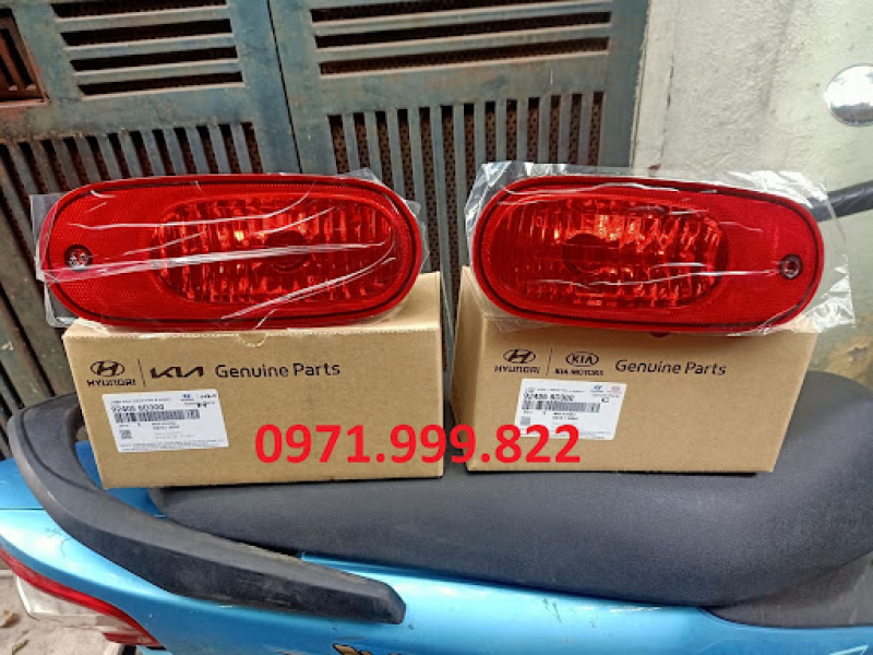 Đèn cản badsoc sau xe Universe
