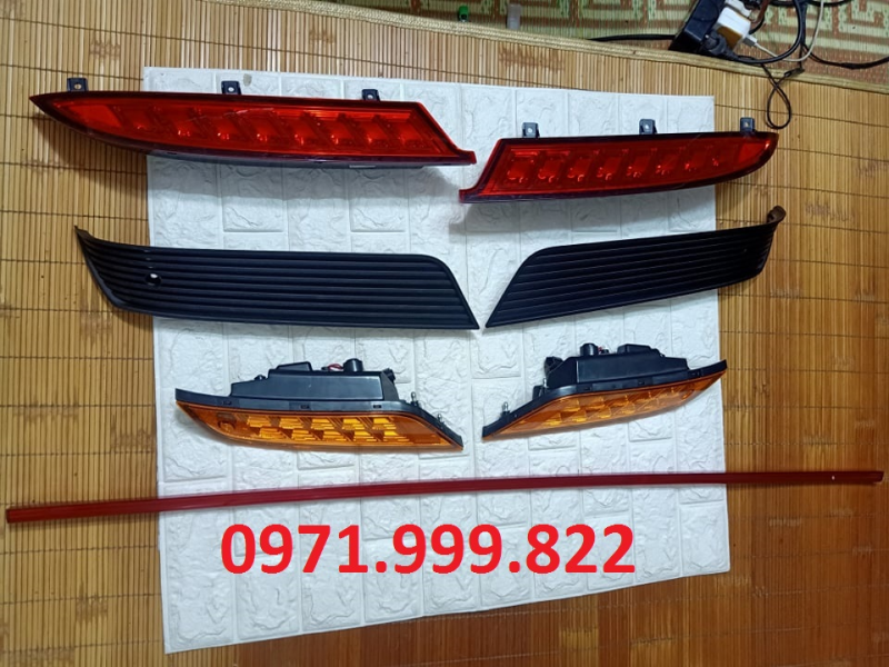 Đèn mào trước Universe có led