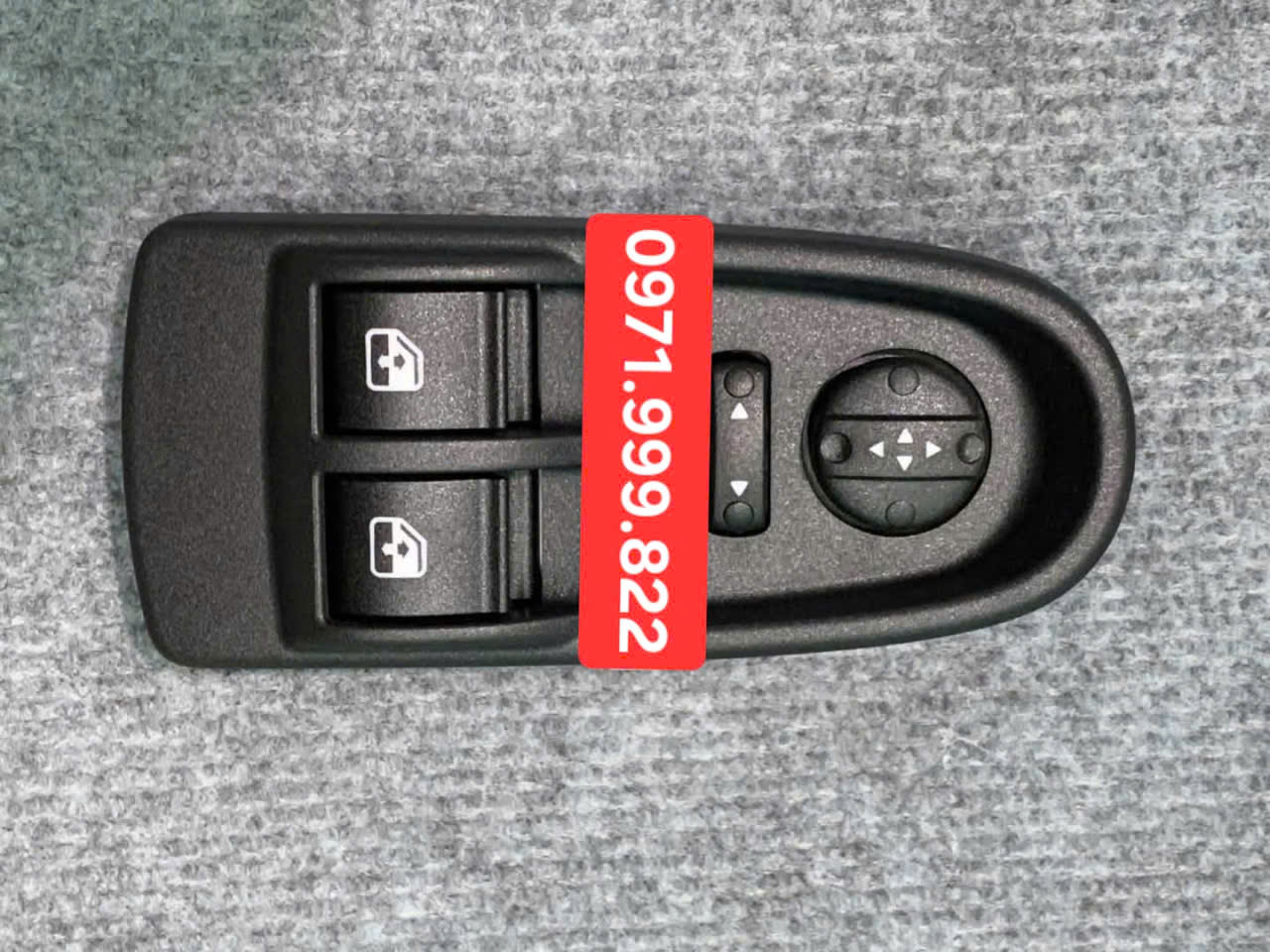 Công tắc lên kính Iveco daily 16 chỗ 19 chỗ